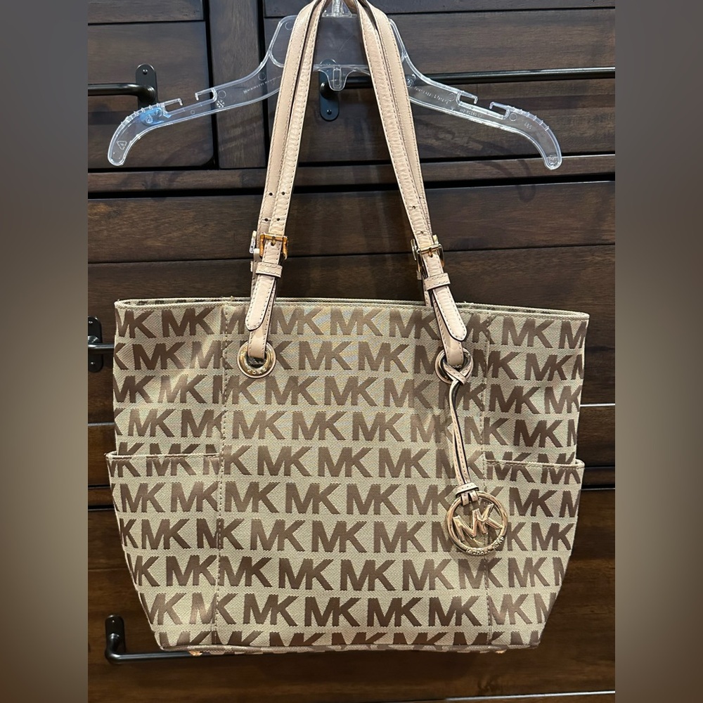 Michael Kors Jet Set East West Signature Tote